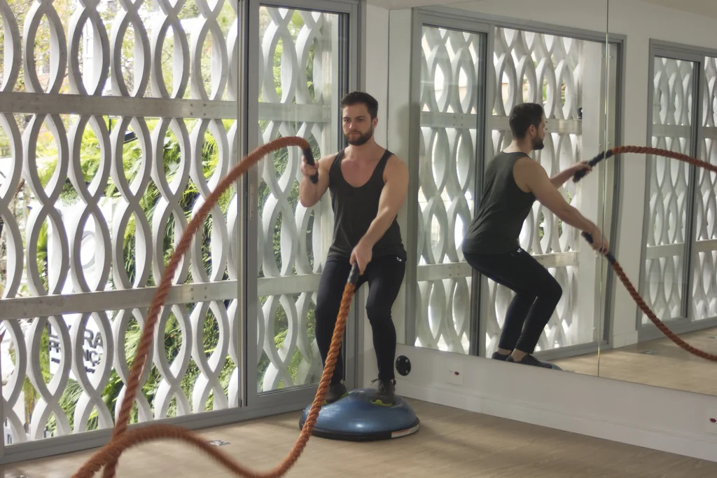 Sessão de treinamento funcional clínico